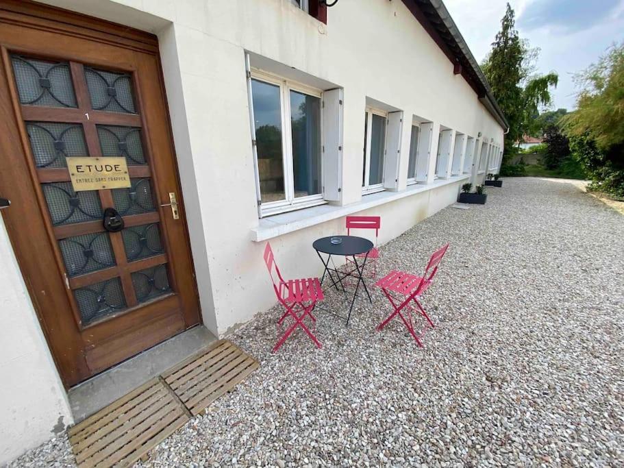 Appartement Familial, 2 Chambres, En Rdc Sur Cour Saint-Florentin  Exterior photo